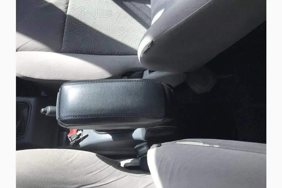 Ford Connect 2006–2009 Armlehne Foto 3