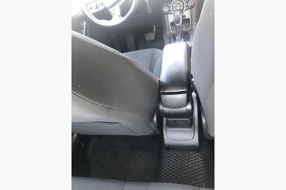 Ford Fiesta 2008-2017 Armlehne Foto 4