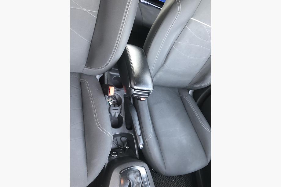 Ford Fiesta 2008-2017 Armlehne Foto 3