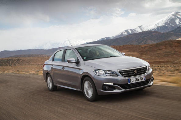 Übersicht der aktualisierten Limousine Peugeot 301