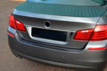 BMW 5 Series F10/F11 2010–2016 Chromleiste über dem Kennzeichen SD (Edelstahl) Foto 4