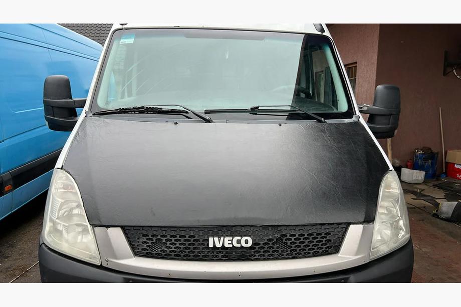 Iveco Daily 2006-2014 Motorhaubenschutz (Schriftzug Daily) Image