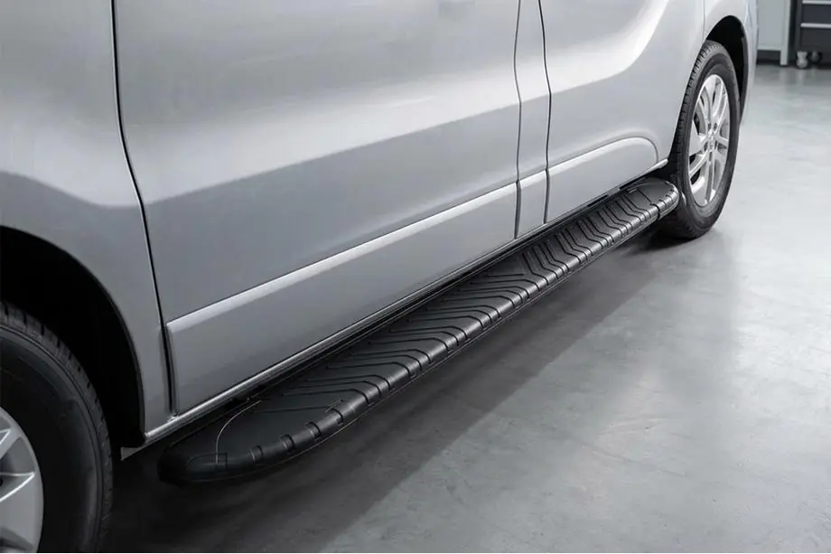 Nissan NV300/Primastar 2016- Seitenschweller Bosphorus Black (2 Stk., Aluminium) Image