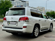 Lexus LX570/450d 2008-2022 Facelift Bodykit Auto 2008-2012 auf 2012-2016 F-Sport Foto 24