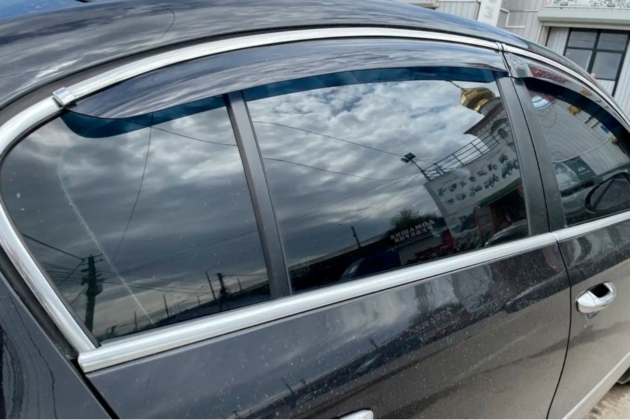 Volkswagen Passat B6 2006-2012 Windabweiser mit Chromleisten SD (4 Stk, HIC) Foto 4
