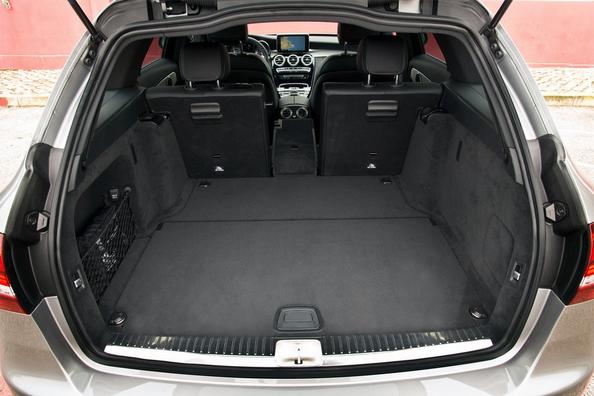 Durchsuchen Sie die aktualisierte Kombiversion Mercedes-Benz C-class vierten generieren Foto 9