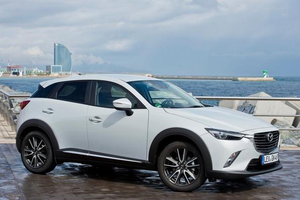 Durchsuchen Sie die aktualisierte Crossover Mazda CX-3