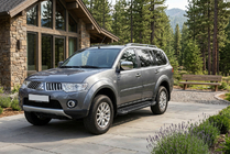 Mitsubishi Pajero Sport 2008-2015 Seitenschweller RedLine Black (2 Stk., Aluminium) Foto 1