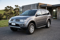 Mitsubishi Pajero Sport 2008-2015 Seitenschweller RedLine V1 (2 Stk., Aluminium) Foto 1