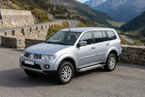 Mitsubishi Pajero Sport 2008-2015 Trittbretter Rainbow (2 Stk., Alu) Foto 1