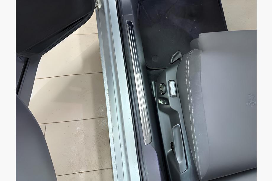 Volkswagen Passat B8 2015-2023 Einstiegsleisten Edelstahl OmsaLine (4 Stk) Image