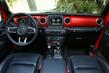 Das fünftürige SUV Jeep Wrangler der vierten Generation Foto 7