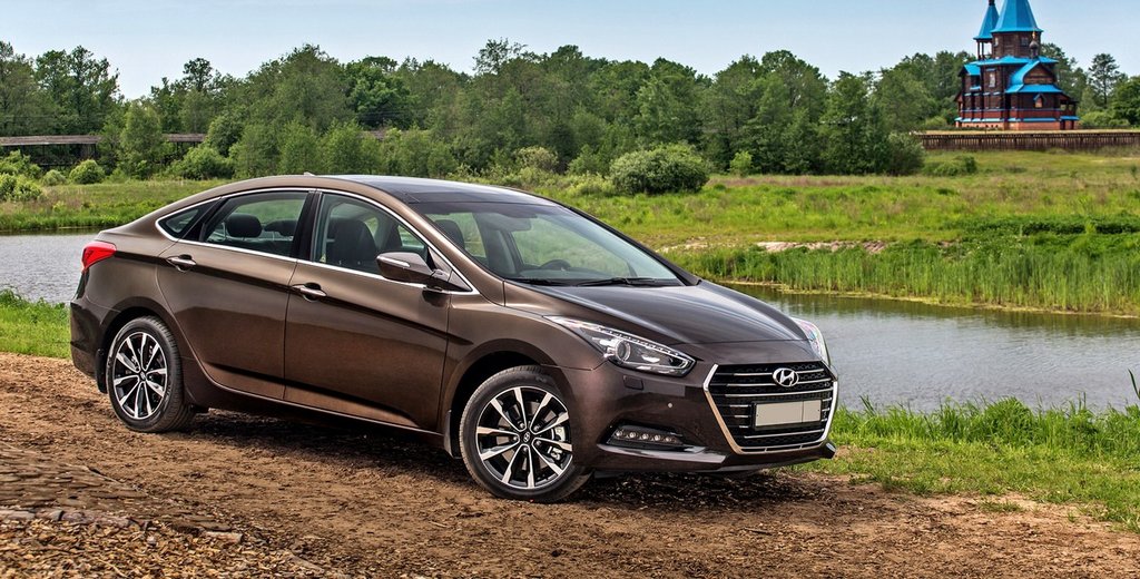 Die neu gestaltete Modell der Limousine des Hyundai i40