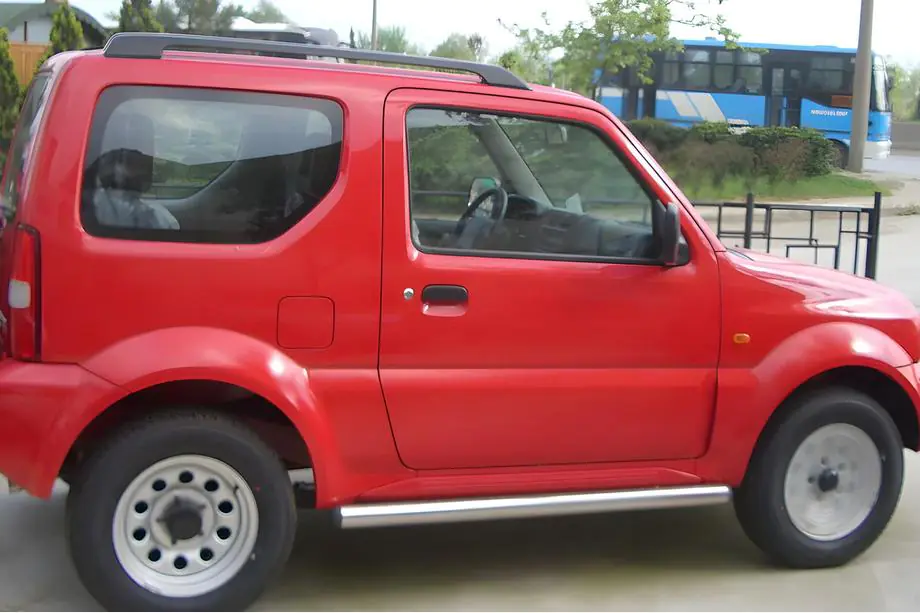 Suzuki Jimny 1998-2018 Seitliche Rohre (2 Stk., Edelstahl) Foto 1