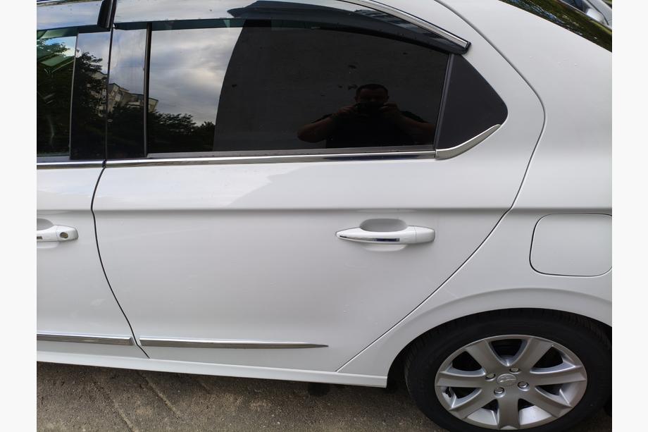 Peugeot 301 2012- Fensterumrandung Edelstahl 6 Stk, Carmos (mit Aussparung) Foto 4