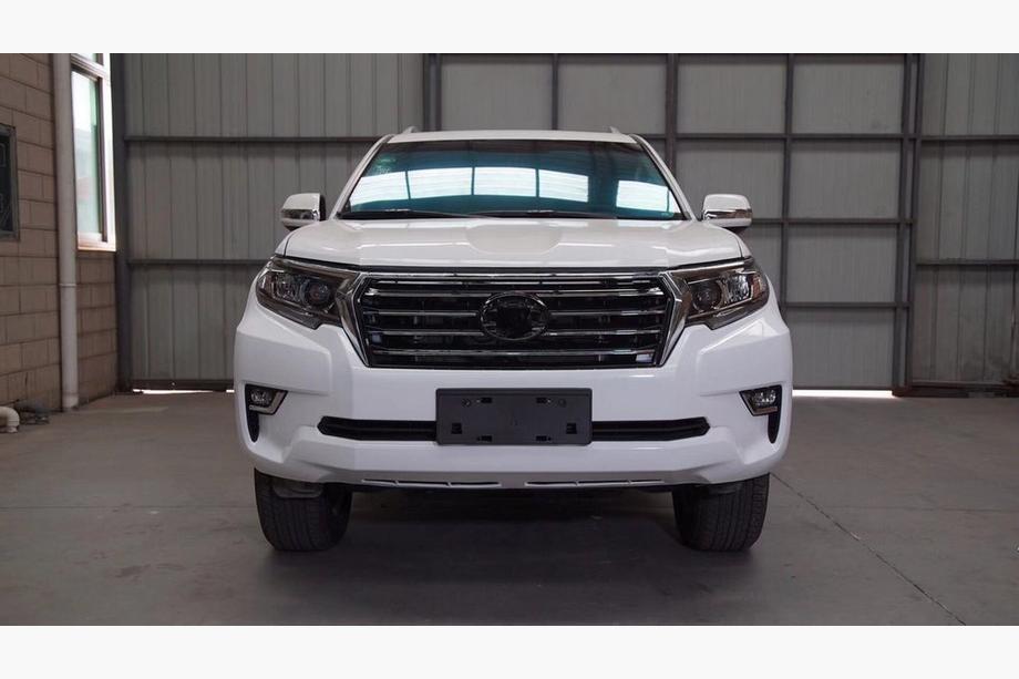 Toyota Land Cruiser Prado 150 2009-2023 Facelift-Umrüstkit 2009-2016 auf 2017- (mit Full LED Scheinwerfern) Foto 7