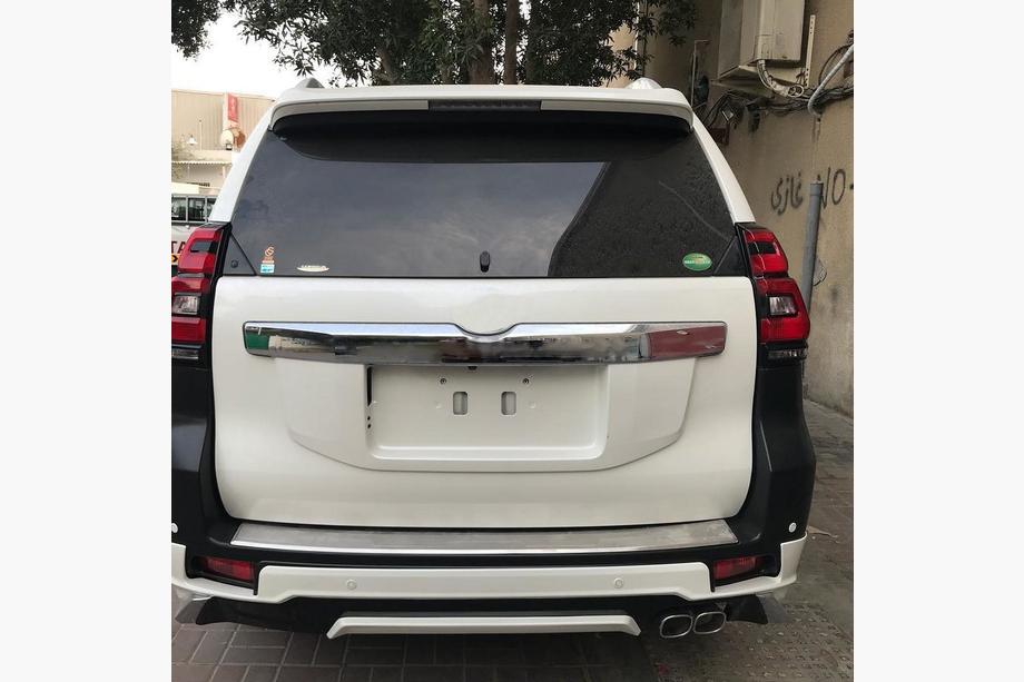 Toyota Land Cruiser Prado 150 2009-2023 Stoßstangenaufsätze vorne und hinten Modelista V1 (2017-) Weiß Foto 10