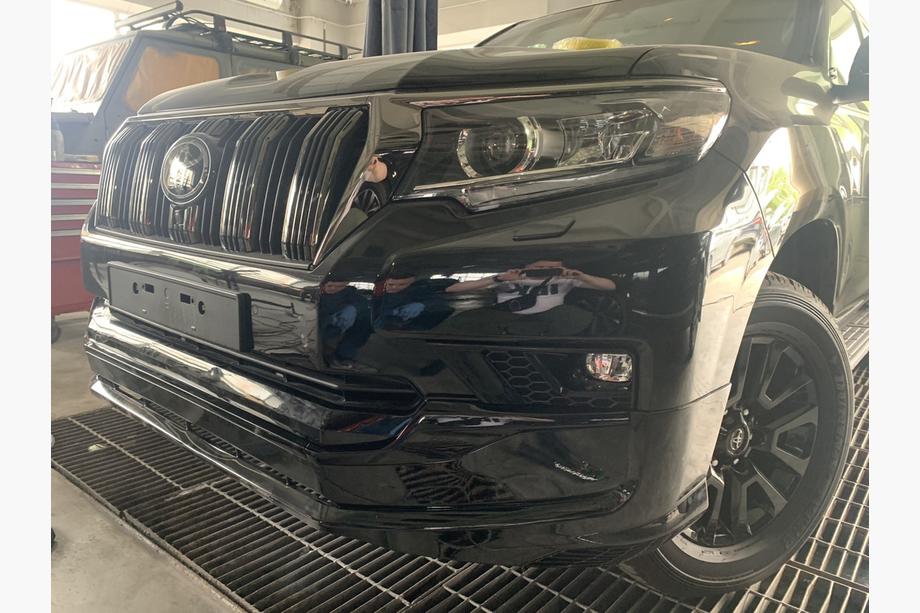 Toyota Land Cruiser Prado 150 2009-2023 Stoßstangenaufsätze vorne und hinten Modelista V1 (2017-) Weiß Foto 13