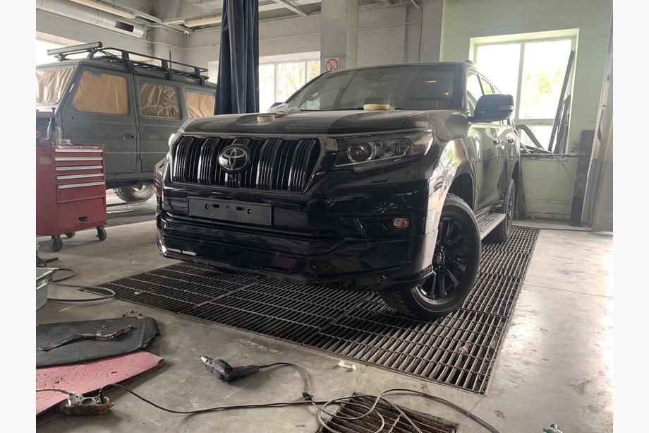 Toyota Land Cruiser Prado 150 2009-2023 Stoßstangenaufsätze vorne und hinten Modelista V1 (2017-) Weiß Foto 14