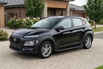 Hyundai Kona 2017-2023 Seitenschweller Bosphore Black (2 Stk., Aluminium) Foto 1