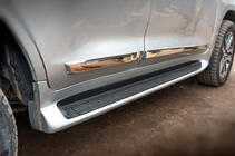 Toyota Land Cruiser 200 2007-2021 Satz Türschutzleisten (2016-2021) Foto 1