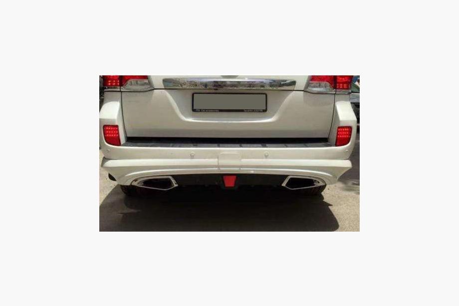 Toyota Land Cruiser 200 2007-2021 Bodykit 2012-2015 (LC15) Weiß Foto 13