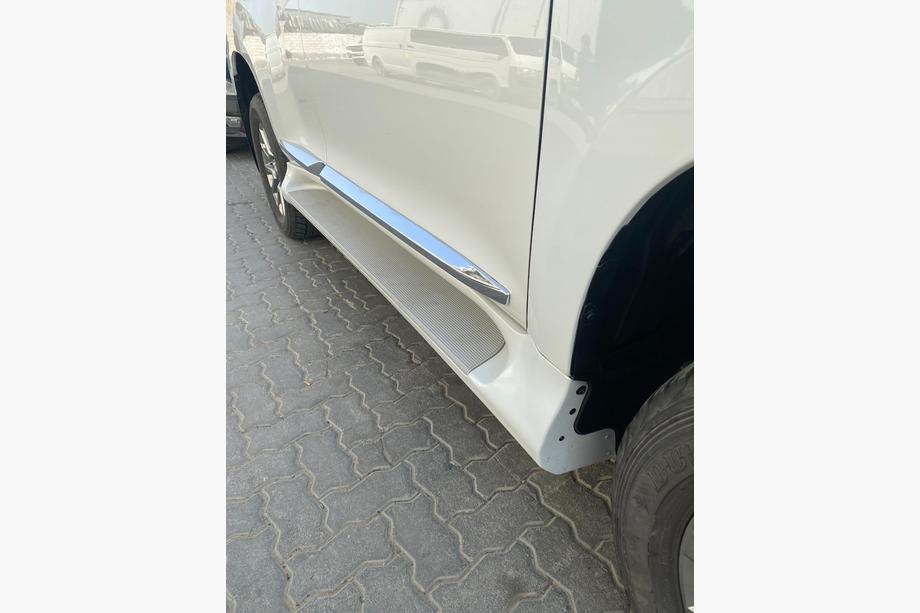 Toyota Land Cruiser Prado 150 2009-2023 Seitenschweller GX-Style (2 Stk., Aluminium) Schwarz (schwarze Trittbretter) Foto 4