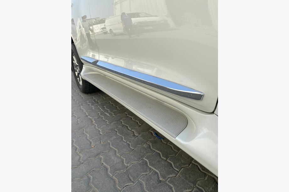 Toyota Land Cruiser Prado 150 2009-2023 Seitenschweller GX-Style (2 Stk., Aluminium) Schwarz (schwarze Trittbretter) Foto 5