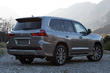 Durchsuchen Sie die aktualisierte SUV Lexus LX Foto 4
