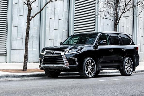Durchsuchen Sie die aktualisierte SUV Lexus LX