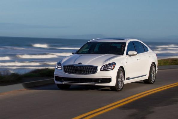 Executive Limousine KIA K900 Foto 2
