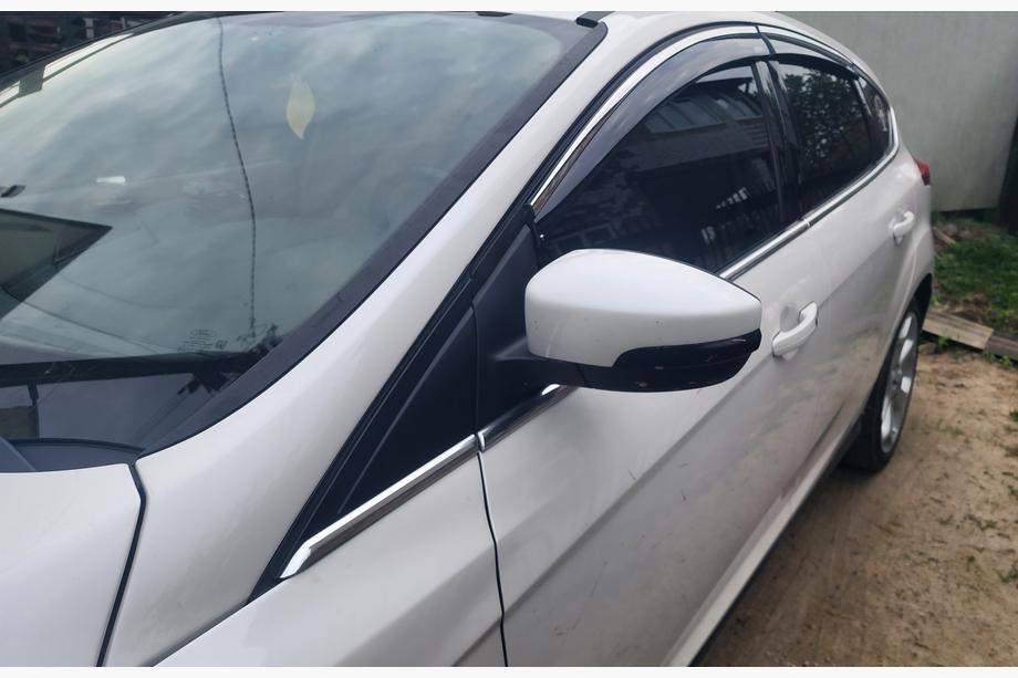 Ford Focus III 2011-2017 Windabweiser mit Chromleiste Niken (SD/HB, 4 Stk) Foto 3