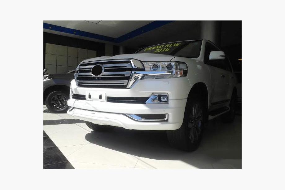 Toyota Land Cruiser 200 2007-2021 Bodykit 2016↗ (Modelista V2) Weiß Foto 3