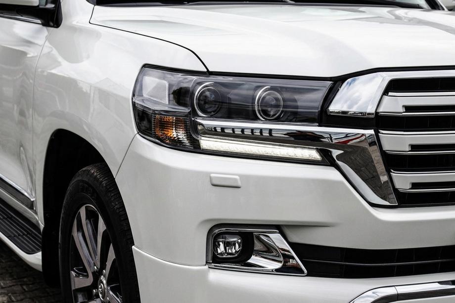 Toyota Land Cruiser 200 2007-2021 Frontscheinwerfer 2016+ (Executive) Image