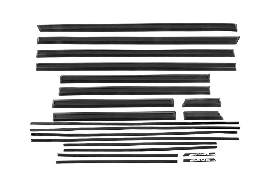 Mercedes G class W463 1990-2018 Schwarze Türschutzleisten vormontiert (Design 2019) Image