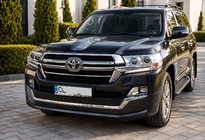 Toyota Land Cruiser 200 2007-2021 Bodykit-Set 2016-2021 (Executive 2019) Schwarz Foto 2