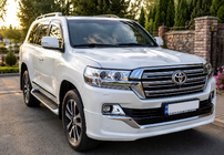 Toyota Land Cruiser 200 2007-2021 Bodykit-Set 2016-2021 (Executive 2019) Schwarz Foto 9
