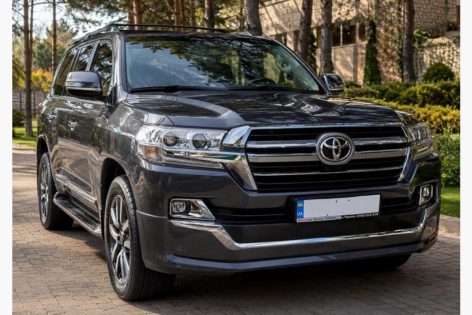 Toyota Land Cruiser 200 2007-2021 Bodykit-Set 2016-2021 (Executive 2019) Weiß Foto 7