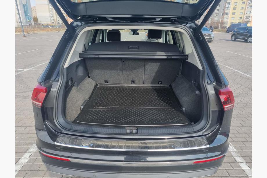Volkswagen Tiguan 2016-2023 Heckstoßstangenabdeckung Edelstahl (Carmos) Image