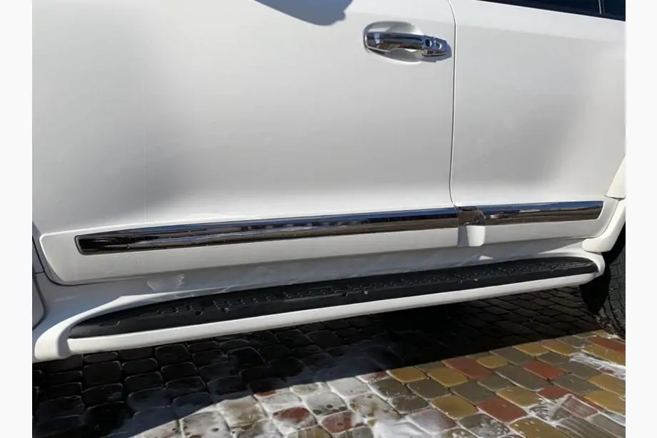 Toyota Land Cruiser 200 2007-2021 Satz Türschutzleisten (2008-2016) Image