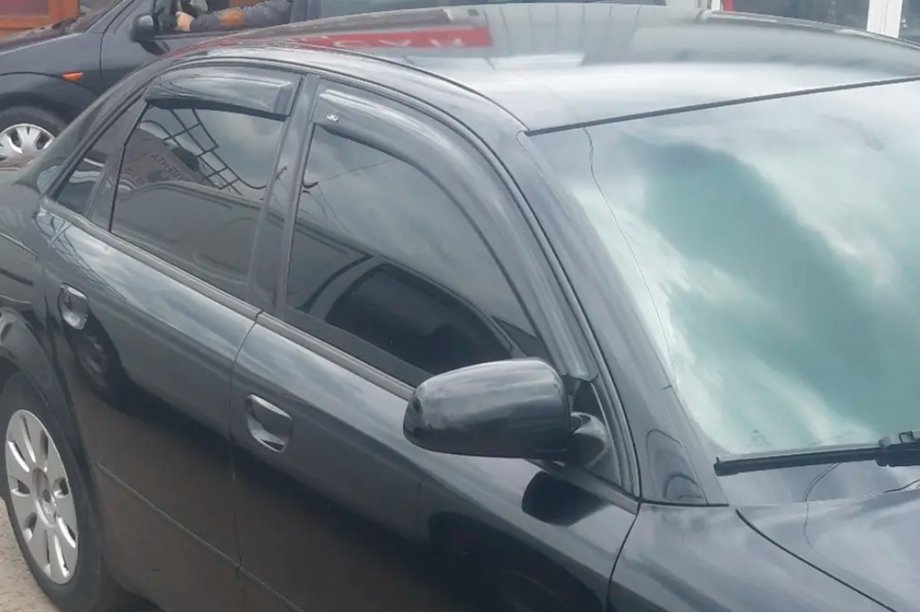 Audi A4 B6 2000-2004 Windabweiser Sedan (4 Stk., HIC) Image