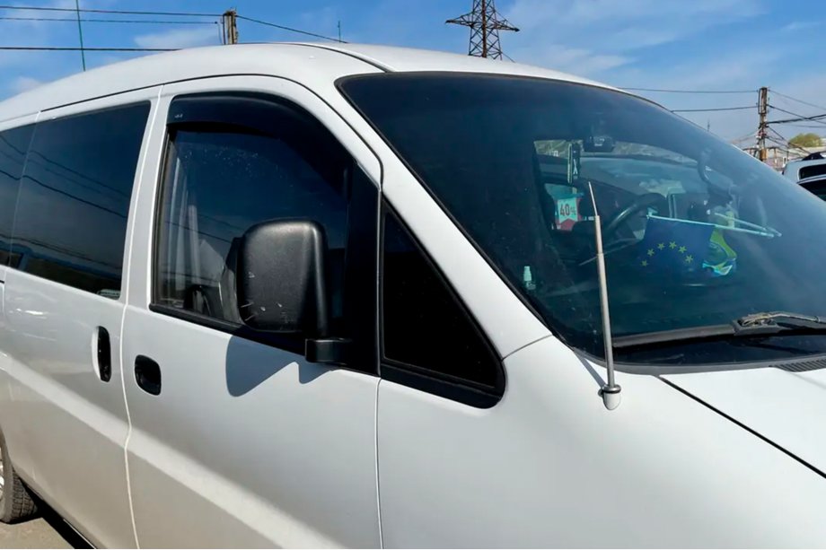 Hyundai H200, H1, Starex 1998-2007 Windabweiser (2 Stk, HIC) Image
