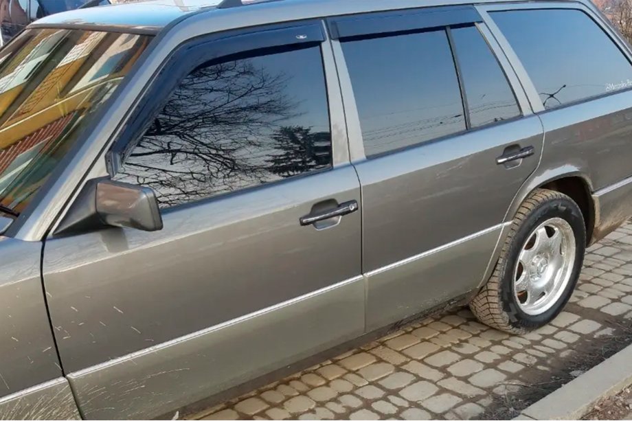 Mercedes E-class W124 1984–1997 Windabweiser SW (4 Stk, HIC) Image