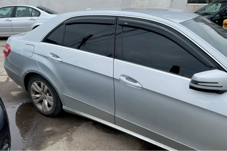 Mercedes E-class W212 2009-2016 Windabweiser SD (4 Stk, HIC) Image