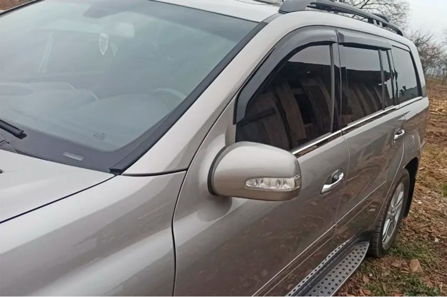 Mercedes GL class X164 2006-2012 Windabweiser (4 Stk, HIC) Image