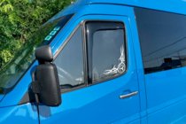 Mercedes Sprinter W901/902/903/904/905 1995–2006 Windabweiser zum Einstecken (2 Stk, HIC) Foto 1