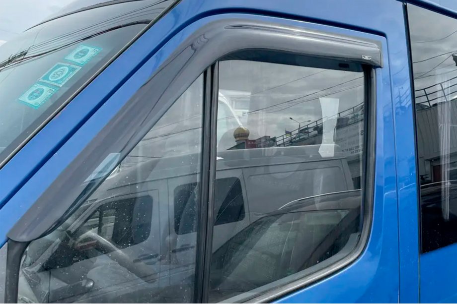 Mercedes Sprinter W901/902/903/904/905 1995–2006 Windabweiser (2 Stk, HIC) Foto 1