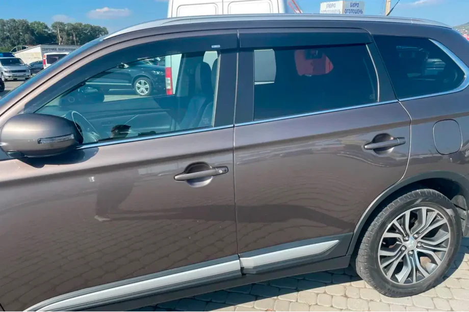 Mitsubishi Pajero Sport 2015- Windabweiser (4 Stk, HIC) Foto 4