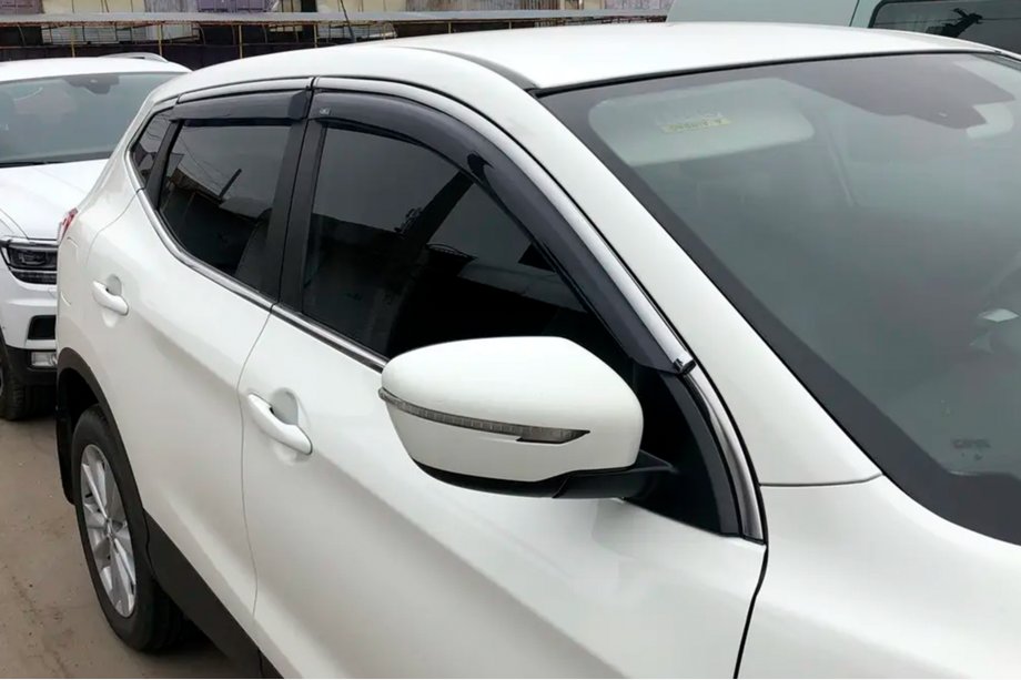 Nissan Qashqai 2014-2021 Windabweiser mit Chromleisten (4 Stk, HIC) Image
