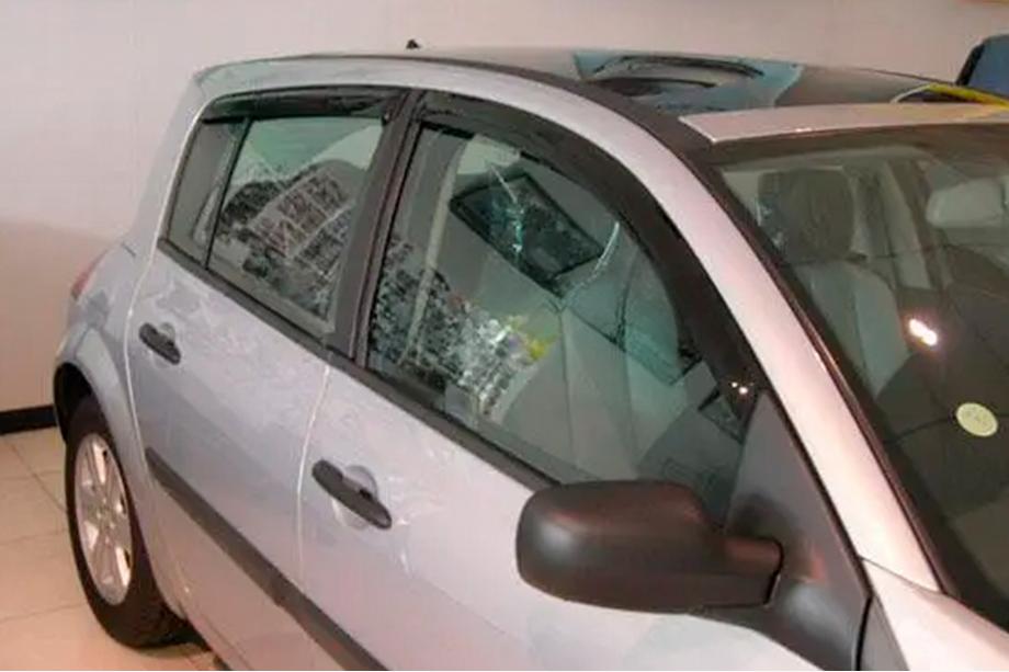 Renault Megane II 2004-2009 Windabweiser HB (4 Stk, HIC) Image